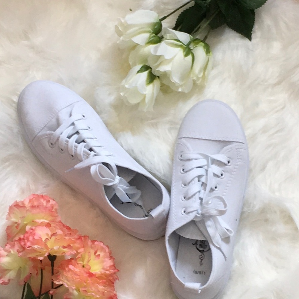 WHITE SHOES 👟